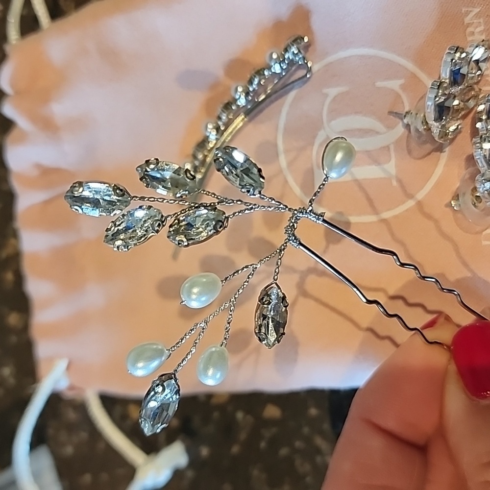 Dareth Colburn Wedding Hair Piece, Bobby Pin and Earrings.